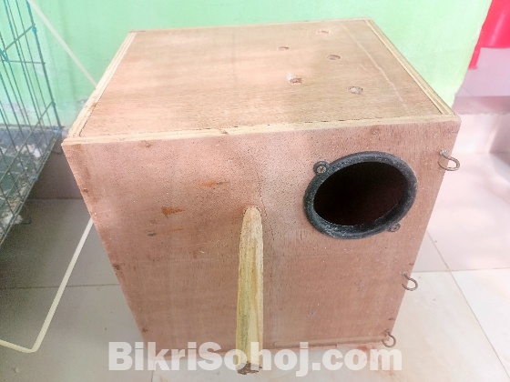 ব্রিডিং বক্স এবং খাঁচা